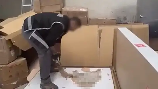 Kaçak sigaraları yemek masasına sakladı: 1 gözaltı