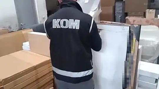 Kaçak sigaraları yemek masasına sakladı: 1 gözaltı