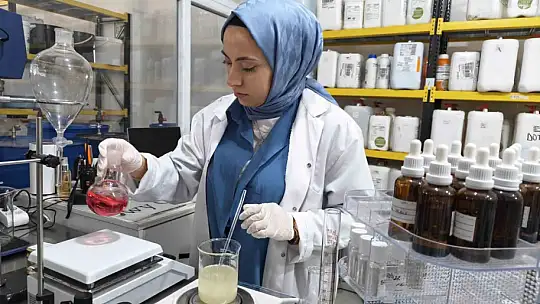 Kadınların emeği kokuya dönüşüyor