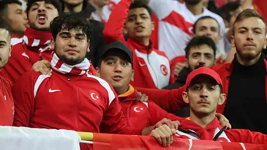 Kadir Has Stadı'nda milli maç coşkusu