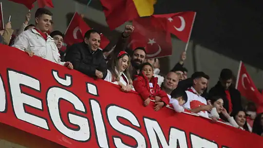 Kadir Has Stadı'nda milli maç coşkusu