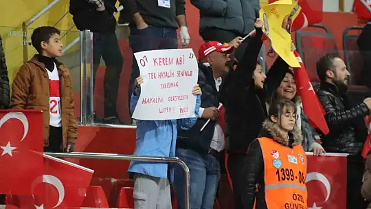 Kadir Has Stadı'nda milli maç coşkusu