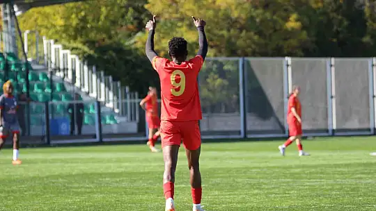 Kafayat Atoke Başhıru, 3 maçta  9 gol attı