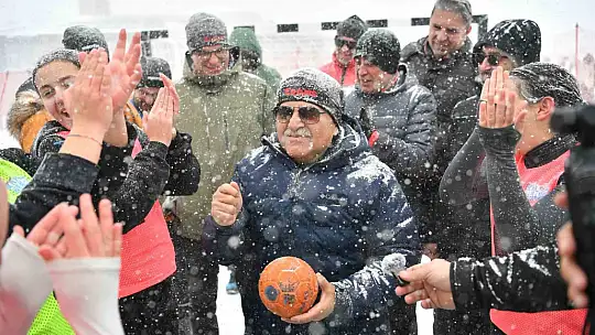 Kar Hentbol Şampiyonası, Türkiye'de ilk kez Erciyes'te yapıldı