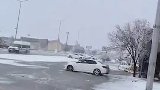 Kar üzerinde drift yapanlar polisten kaçamadı