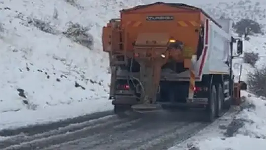 Kar yağdı, ekipler sahaya indi