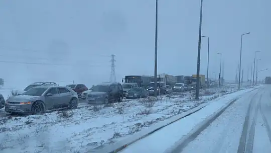 Kar yağdı, kazalar art arda geldi
