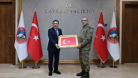 Kara Kuvvetleri Komutanı Tokel ve Bakan Yardımcısı Ayhan'dan Vali Çiçek'e ziyaret