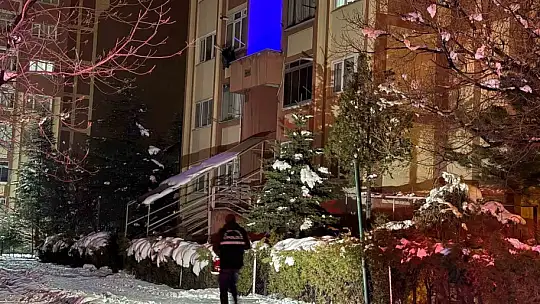 Karnesinde 3 zayıfı olan lise 1 öğrencisi, yaşamına son verdi