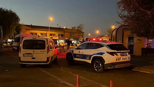 Karnından bıçaklanan taksi şoförü ağır yaralandı