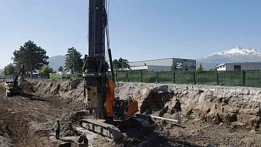 Kartal Katlı Kavşağı projesini inceleyen Başkan Büyükkılıç: 'Yıl sonuna trafiğe açılacak'