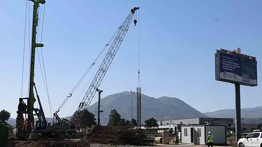 Kartal Katlı Kavşağı projesini inceleyen Başkan Büyükkılıç: 'Yıl sonuna trafiğe açılacak'