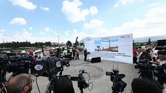 Kartal Katlı Kavşağı ve Bağlantı Yolları Projesi'nin yüzde 17'si tamamlandı