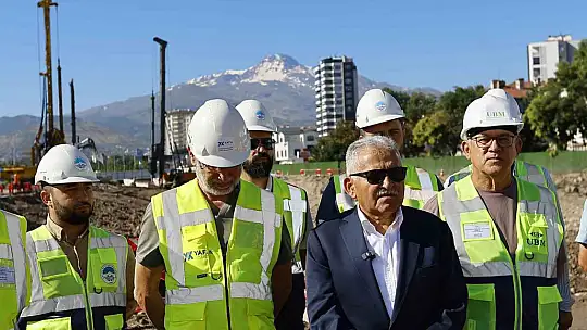 Kartal Kavşağı'nda incelemelerde bulunan Büyükkılıç: 'Yüzde 40'ın üzerine çıkmış durumdayız'