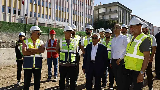 Kartal Kavşağı'nda incelemelerde bulunan Büyükkılıç: 'Yüzde 40'ın üzerine çıkmış durumdayız'