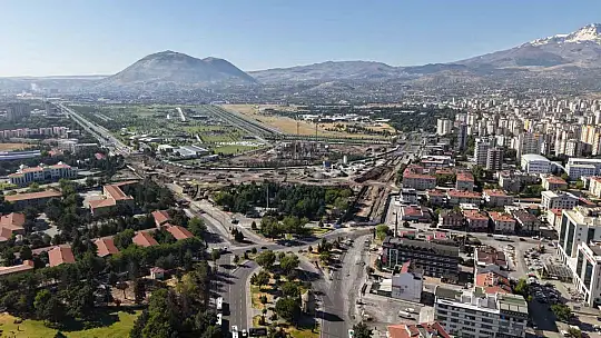 Kartal Kavşağı'nda incelemelerde bulunan Büyükkılıç: 'Yüzde 40'ın üzerine çıkmış durumdayız'