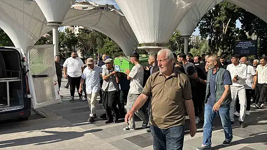 Kavgada bıçaklanarak öldürülen şahıs toprağa verildi