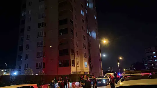 Kavgada kullanılan otomatik av tüfeğinden çıkan saçmalar otoparkta araçlarından inen çifti yaraladı: 2 yaralı