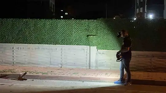 Kavgada kullanılan otomatik av tüfeğinden çıkan saçmalar otoparkta araçlarından inen çifti yaraladı: 2 yaralı