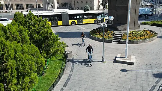 KAYBİS, Avrupalı aktivistlerden tam not aldı