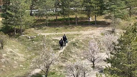 Kayıp olarak aranan genç, dağlık alanda ölü bulundu