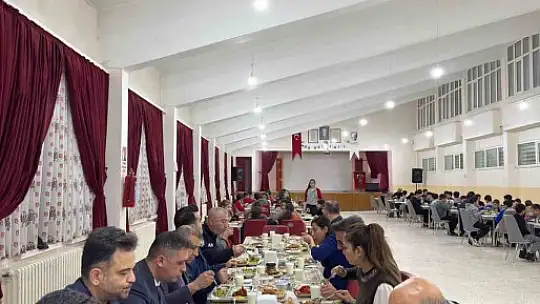 Kaymakam Eser, YBO öğrencileriyle iftarda buluştu