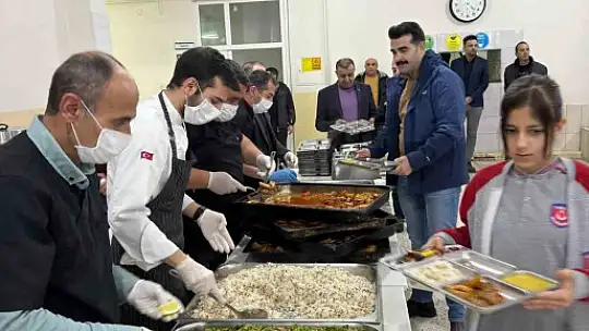 Kaymakam Eser, YBO öğrencileriyle iftarda buluştu