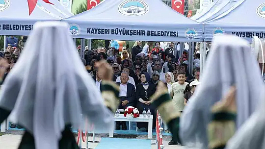 KAYMEK'in bin 200 eserlik yıl sonu sergisi açıldı