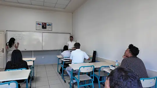 KAYMEK Şiir Atölyesi Kursu'nda gelenekten geleceğe sazlı sözlü yolculuk