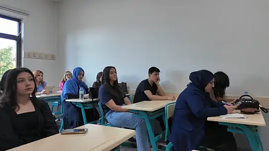 KAYMEK Şiir Atölyesi Kursu'nda gelenekten geleceğe sazlı sözlü yolculuk