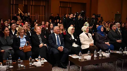 Kayseri 'Üreten, Yöneten, Dönüştüren Kadınlarımızla Ekonomi Buluşmaları'na ev sahipliği yaptı