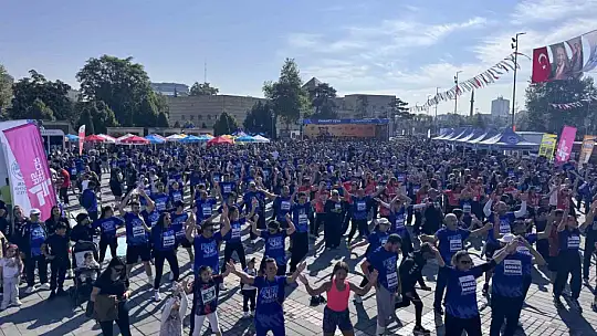 Kayseri 6. Yarı Maraton'da Halk Koşusu protokolün startı ile başladı