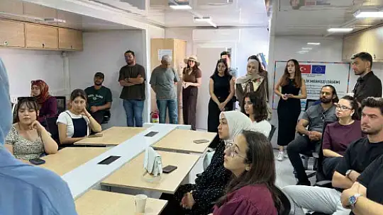 Kayseri Büyükşehir, 500'ü aşkın öğretmen adayını geleceğin teknolojileriyle buluşturuyor