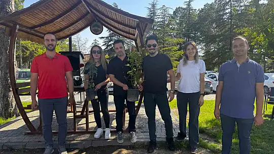 Kayseri Büyükşehir'den anlamlı sosyal deney: Çevreye duyarlı vatandaşlara gül jesti