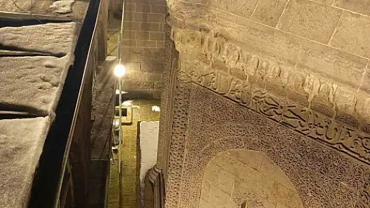 Kayseri Büyükşehir'den, Hunat Camii'ne Ramazan ayına özel dokunuş