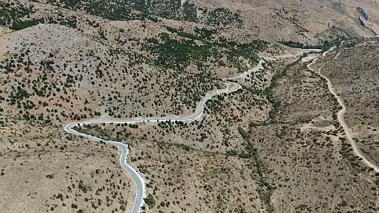 Kayseri Büyükşehir'den kırsala 350 kilometrelik yol atağı