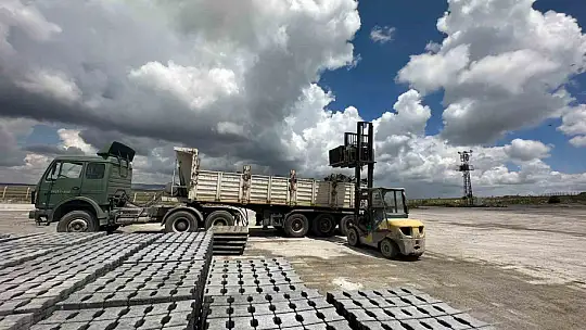 Kayseri Büyükşehir'den kırsala 108.9 milyon TL'lik kilitli parke yatırımı