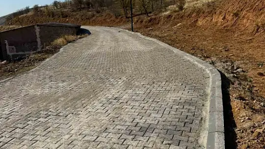 Kayseri Büyükşehir'den kırsala 108.9 milyon TL'lik kilitli parke yatırımı