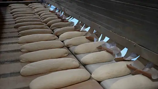 Kayseri Büyükşehir, günde 100 bini aşan ekmek üretiyor