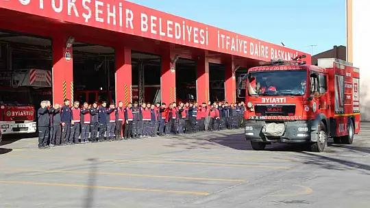 Kayseri Büyükşehir İtfaiyesi, Kırıkkale'deki kimya fabrikası yangınına destek için harekete geçti
