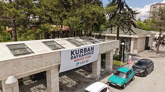 Kayseri Büyükşehir, mezarlıkları bayram ziyaretlerine hazır hale getirdi