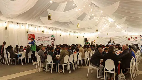 Kayseri büyükşehir, Suriye'de iftar sofrası kurdu
