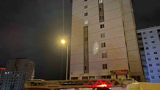 Kayseri'de 10 katlı binada yangın paniği