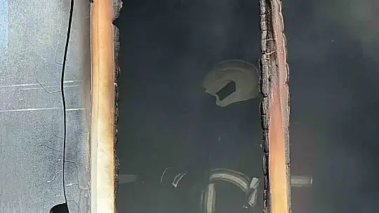 Kayseri'de 12 katlı binanın görevli dairesinde yangın