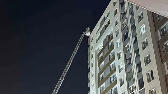 Kayseri'de 13. katta yangın: Balkondan düşen ev sahibi hayatını kaybetti