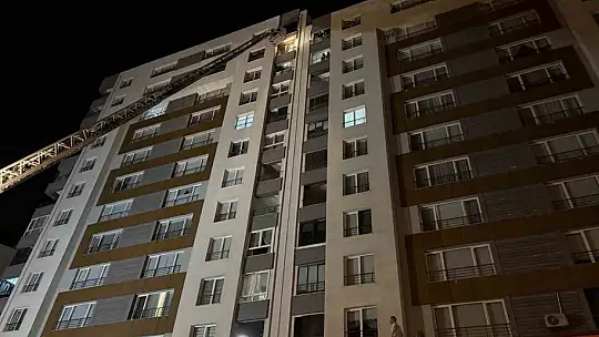 Kayseri'de 13. katta yangın: Balkondan düşen ev sahibi hayatını kaybetti