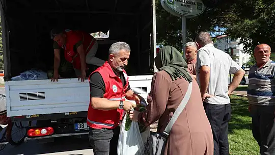 Kayseri'de 17 ton karpuz dağıtıldı