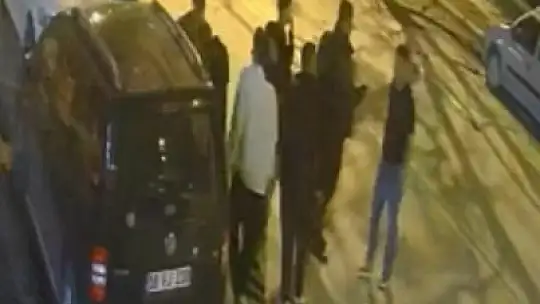 Kayseri'de 2 kişinin yaralandığı bıçaklı kavga kamerada