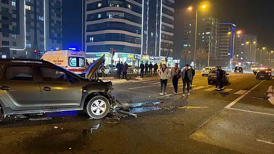 Kayseri'de 2 otomobilin karıştığı kazada yaralanan olmadı