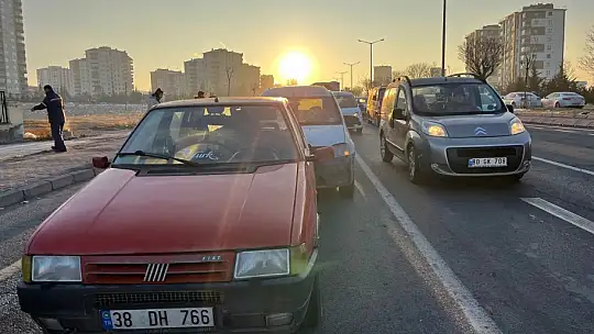 Kayseri'de 3 aracın karıştığı zincirleme kaza: 2 yaralı
